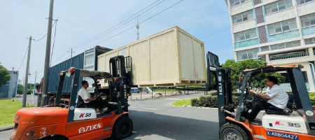 One flatbed, one hybrid — a professional combo is on the move!
